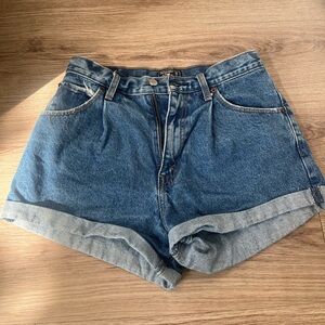 Abercrombie Annie High Rise Short Size 26/2